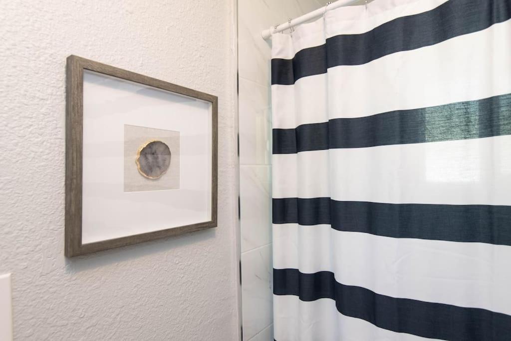 Apartment Lovely 2bedroom With Free Parking On Premise *