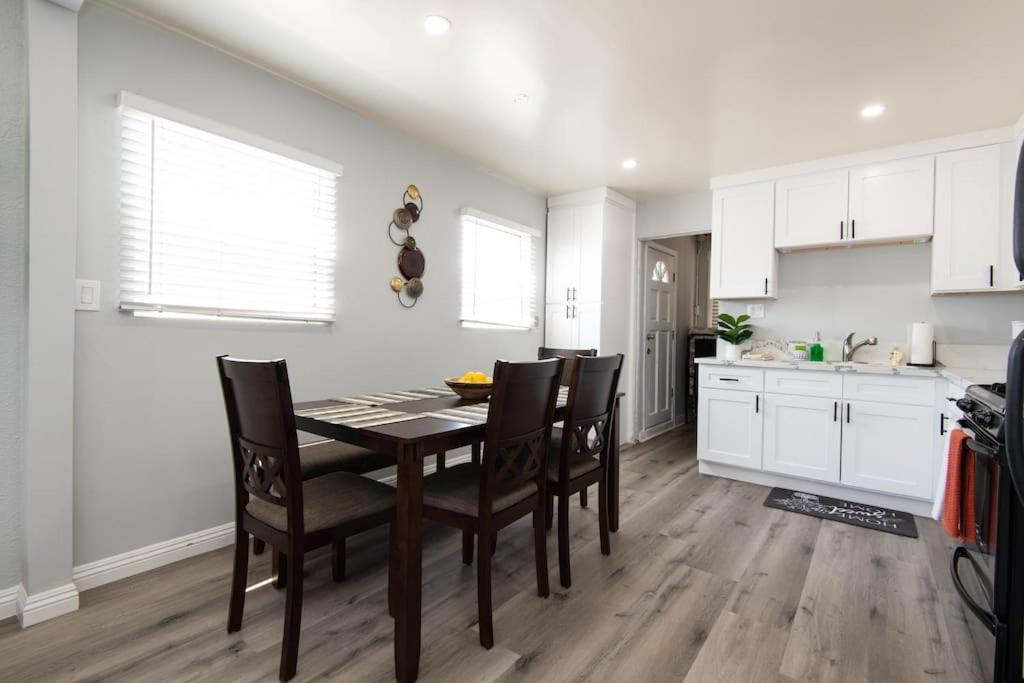 Apartment Lovely 2bedroom With Free Parking On Premise