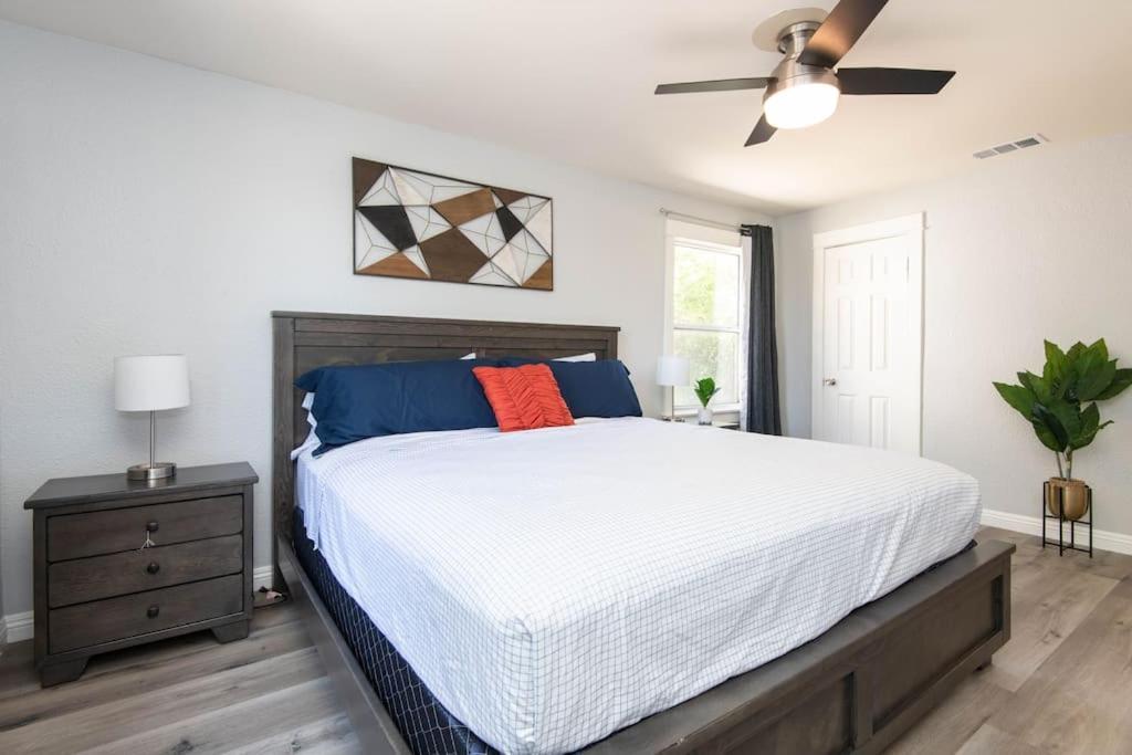 Lovely 2bedroom With Free Parking On Premise *