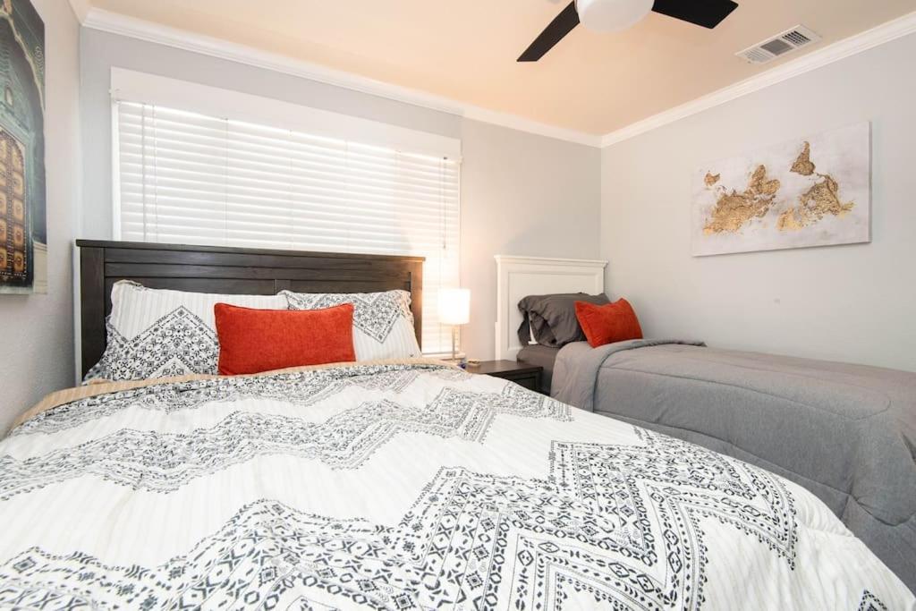 Apartment Lovely 2bedroom With Free Parking On Premise *