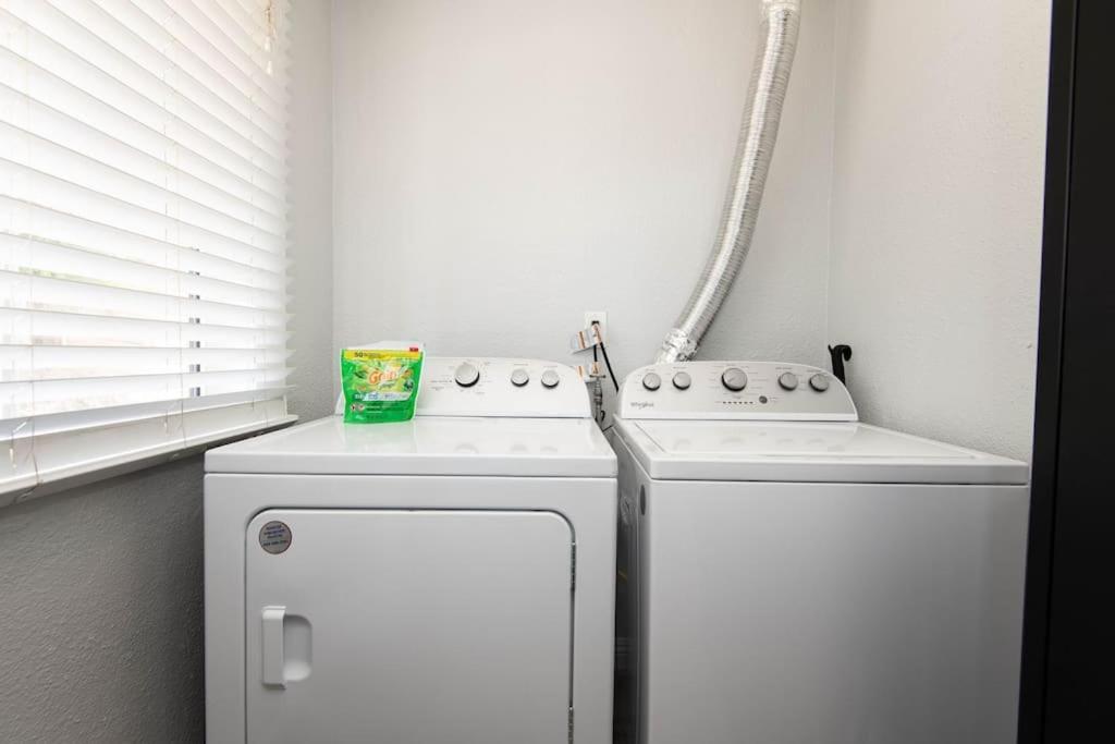Lovely 2bedroom With Free Parking On Premise